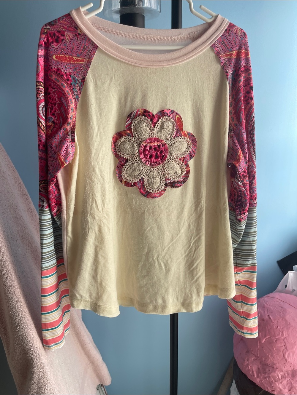 Boho Floral Appliqué Raglan Tee - Cream & Pink